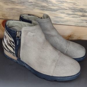Sorel Major Low zipper ankle booties 9 toupe beige zebra suede